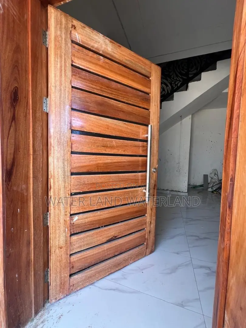 2bdrm Duplex in Green Oak Estate, VGC / Ajah for sale
