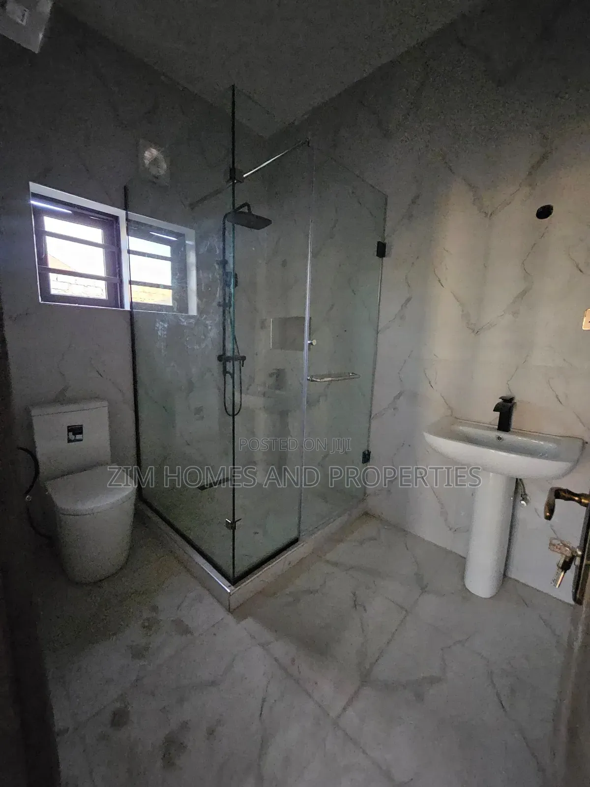 4bdrm Duplex in Zim Homes And, Wumba for rent