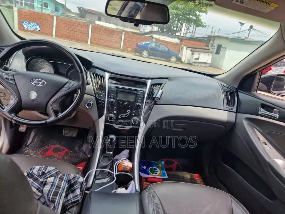 Hyundai Sonata GLS Sedan FWD (2.4L 4cyl 6A) 2012 Blue