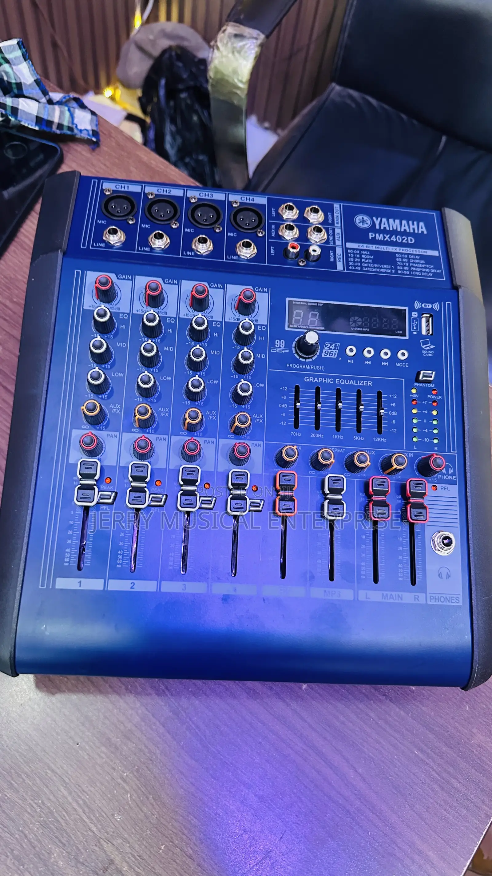 4channel Power Mixer Amplifier With Bluetooth and USB With Microphone