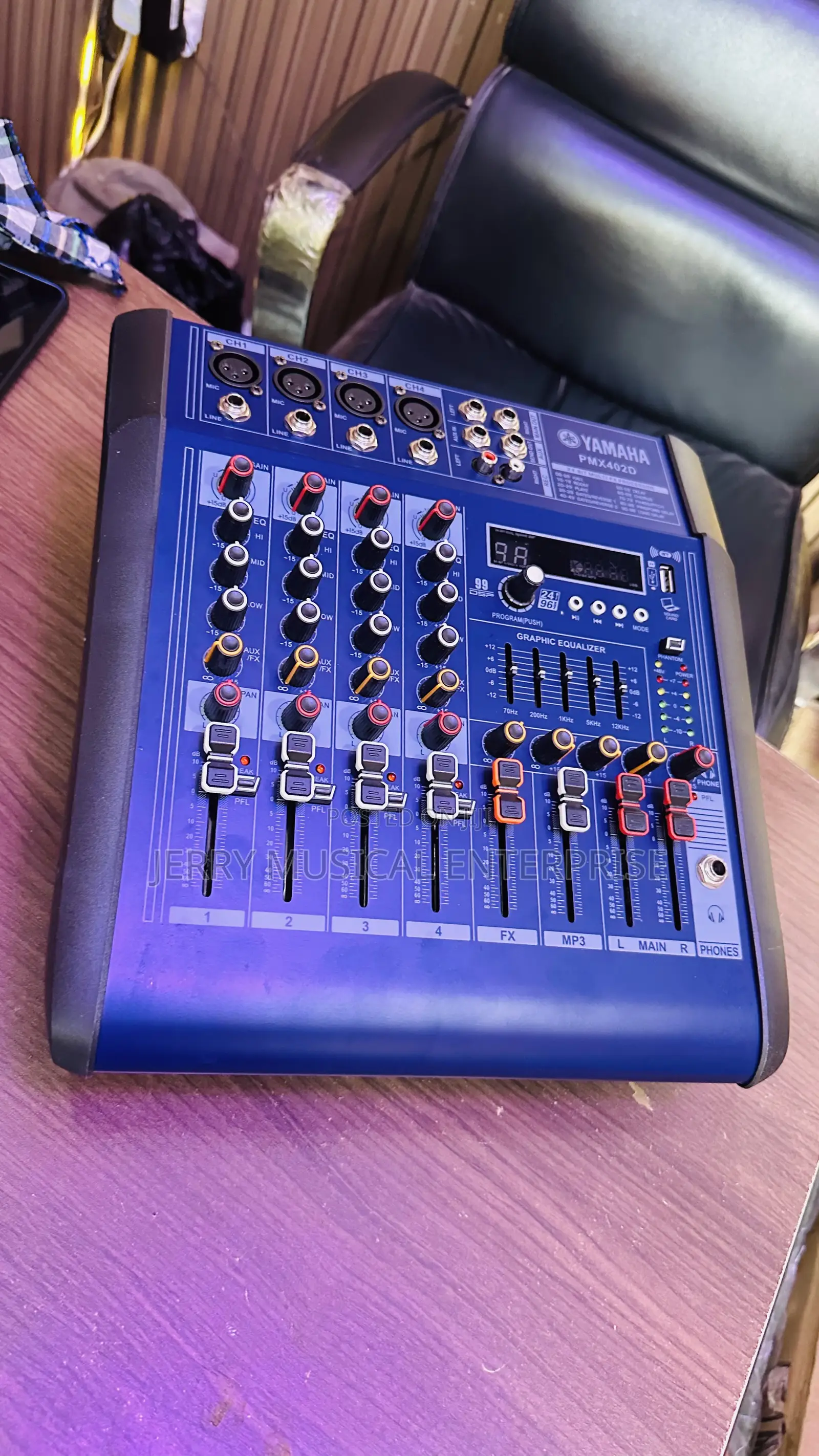 4channel Power Mixer Amplifier With Bluetooth and USB With Microphone