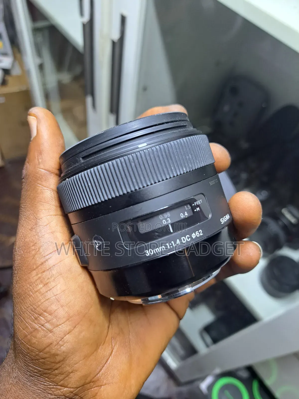 Sigma 30mm F/1.4 DC HSM Art Lens