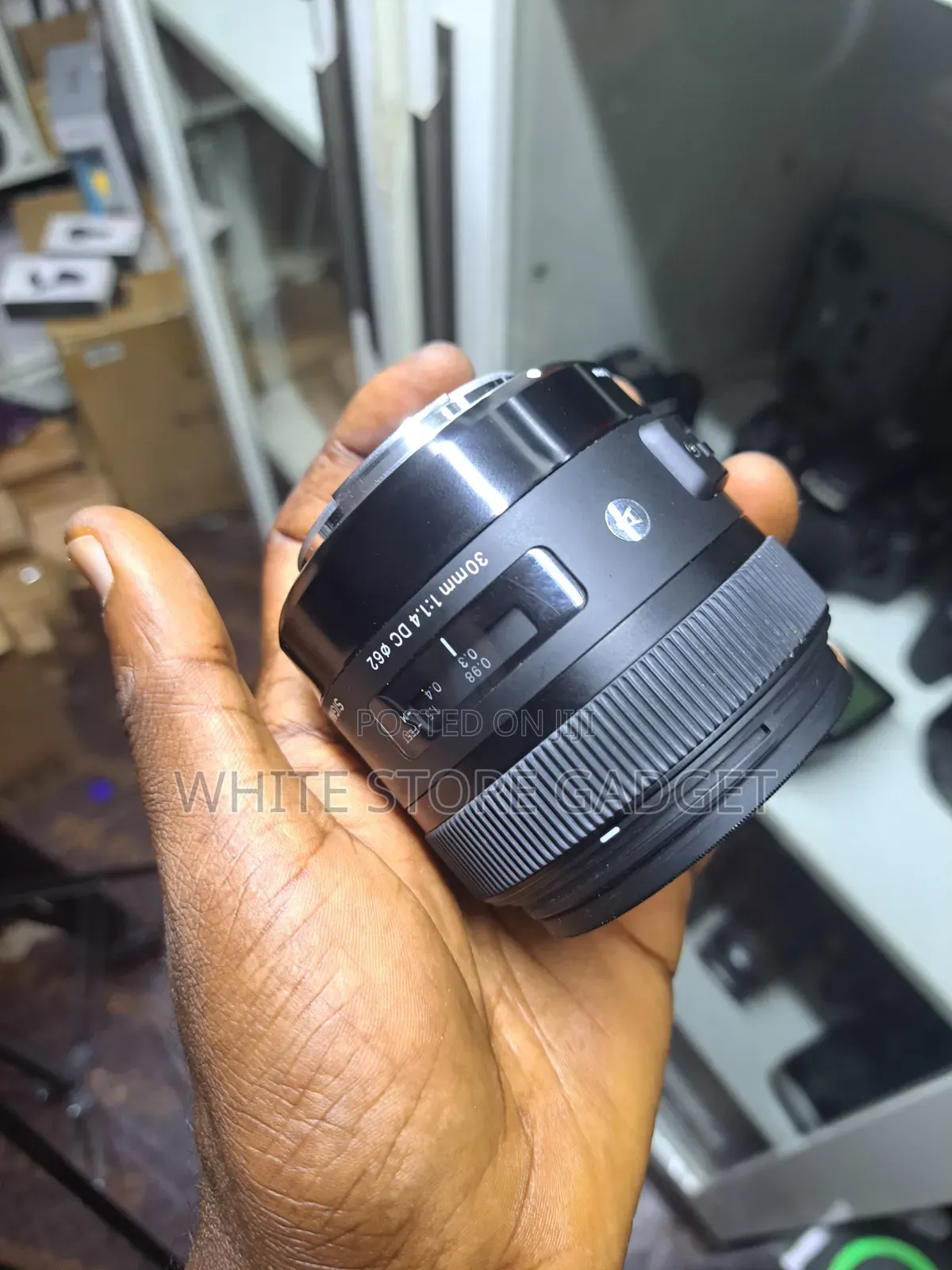 Sigma 30mm F/1.4 DC HSM Art Lens