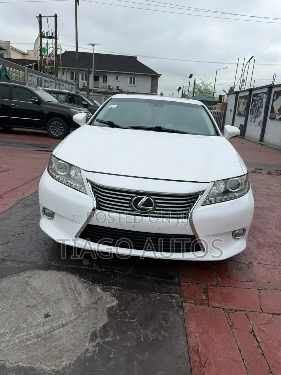 Lexus ES 350 FWD 2013 White