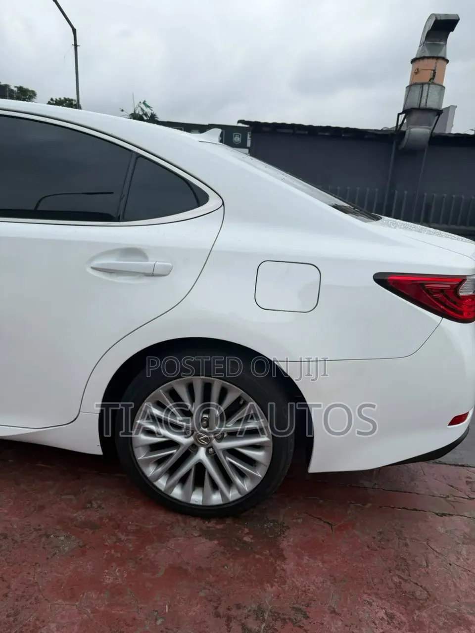 Lexus ES 350 FWD 2013 White