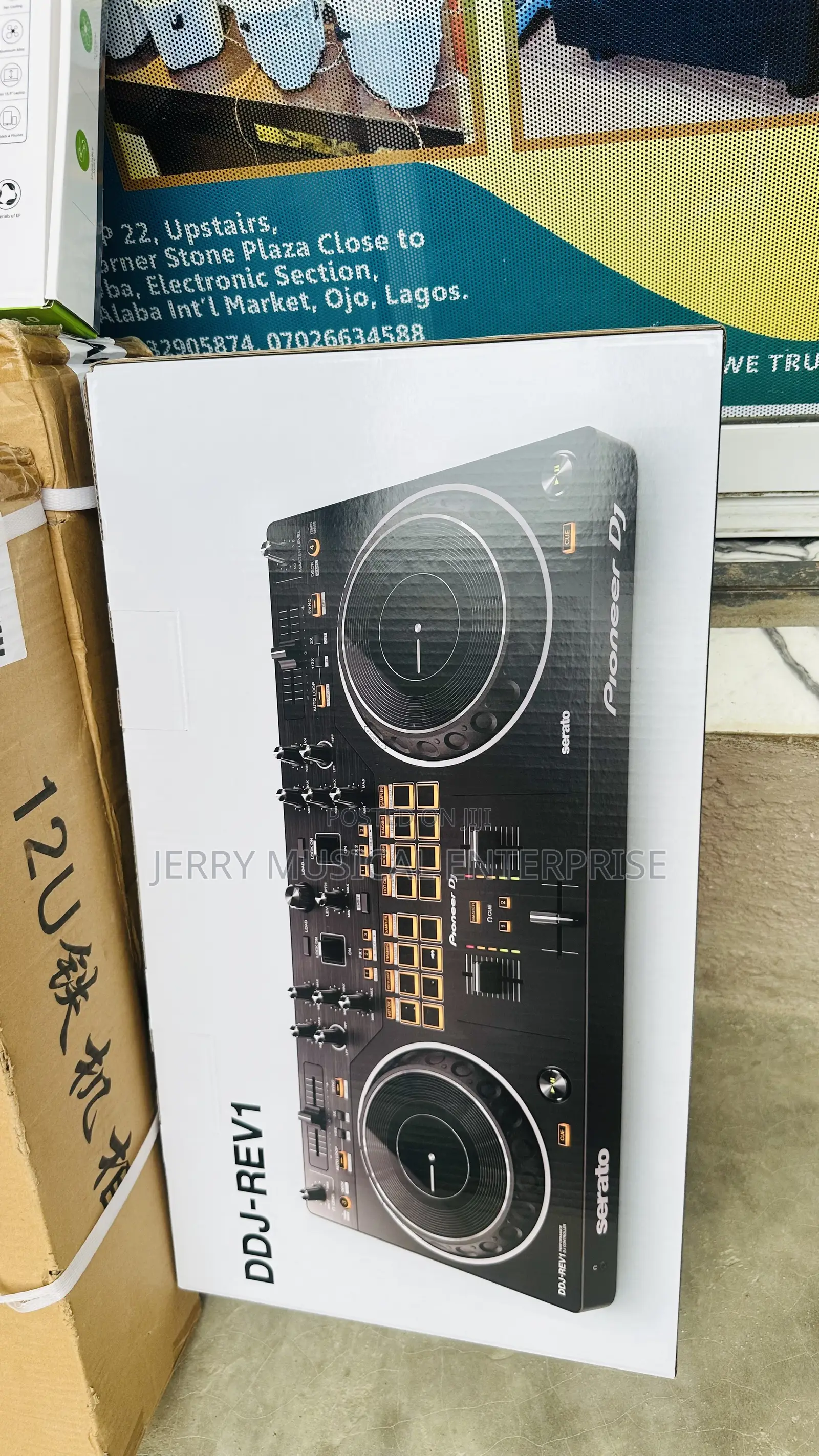 DDJ-Rev1 Pioneer Serato Controller