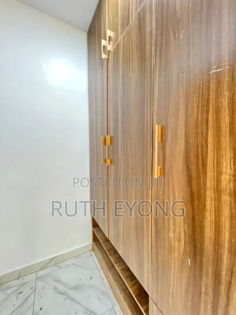 3bdrm Apartment in Ogombo for rent