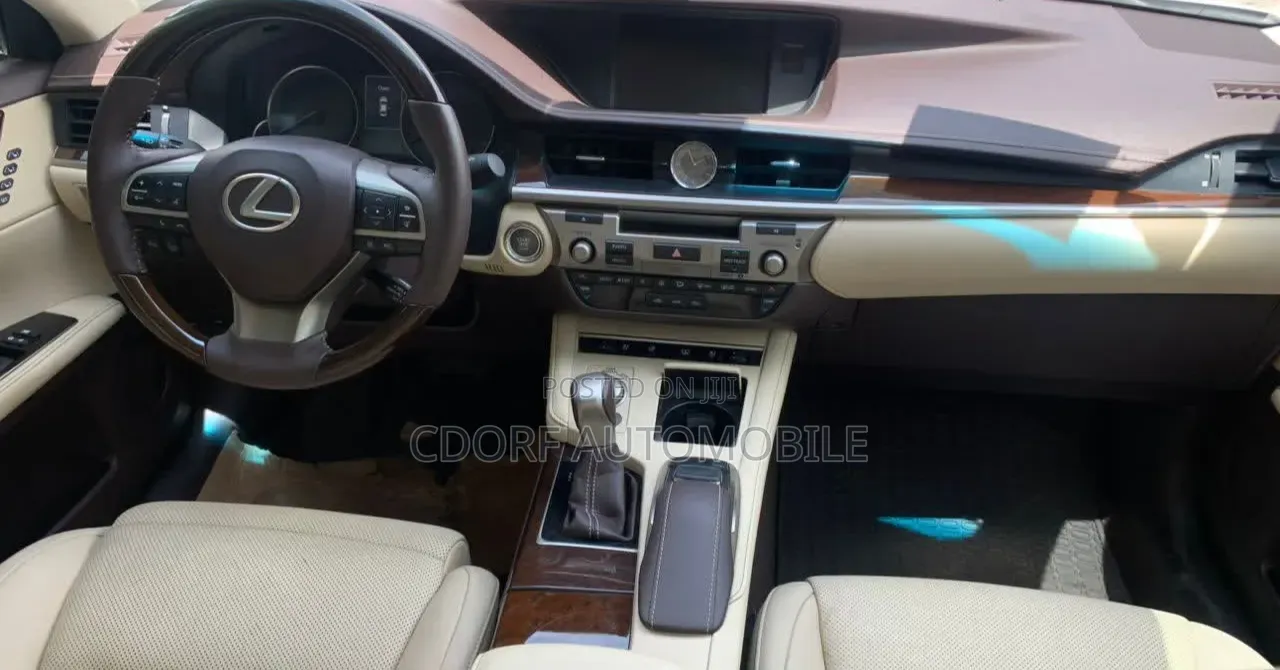 Lexus ES 2017 White