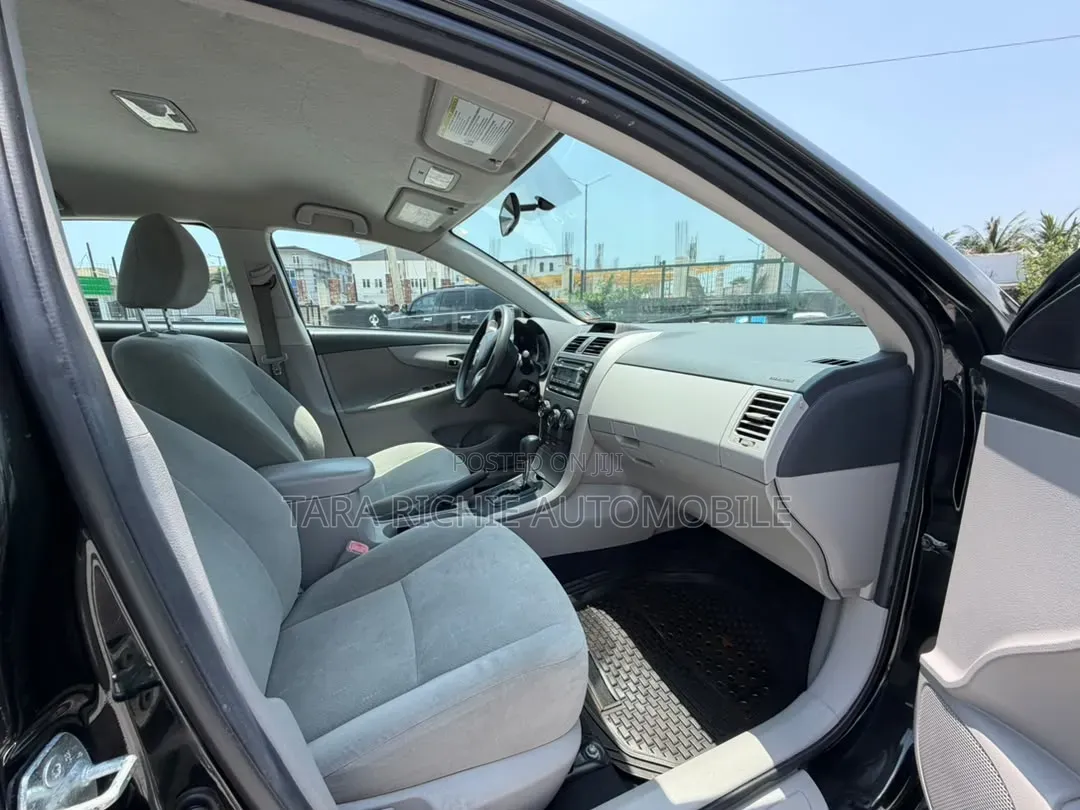 Toyota Corolla 2013 Black