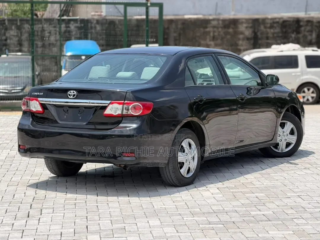 Toyota Corolla 2013 Black
