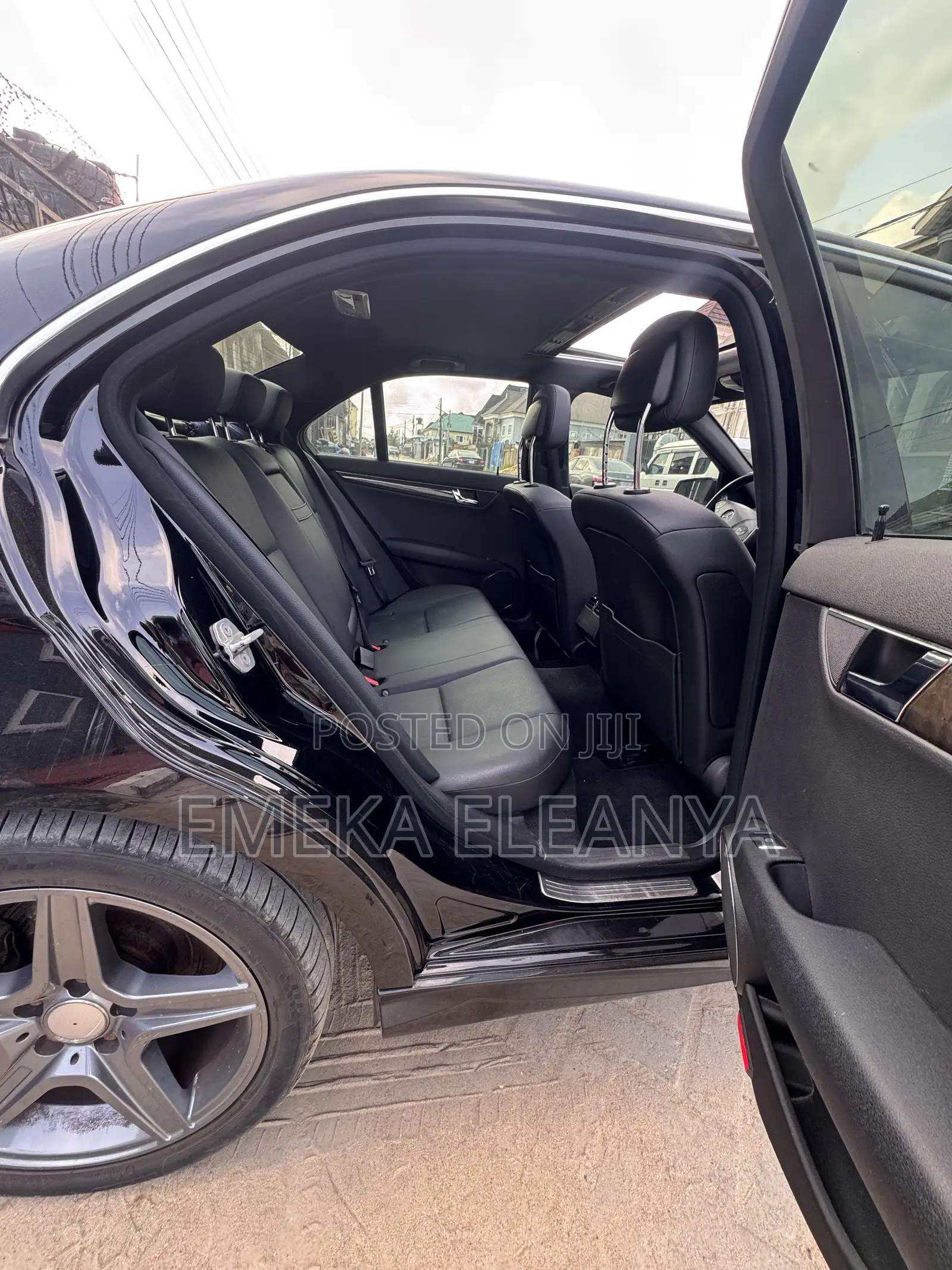 Mercedes-Benz C300 Luxury 4Matic Sedan AWD (3.0L 6cyl 7A) 2011 Black