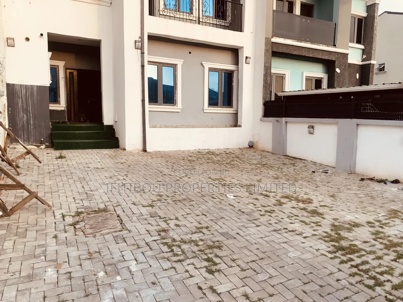 4bdrm Duplex in Naf Valley Estate, for rent