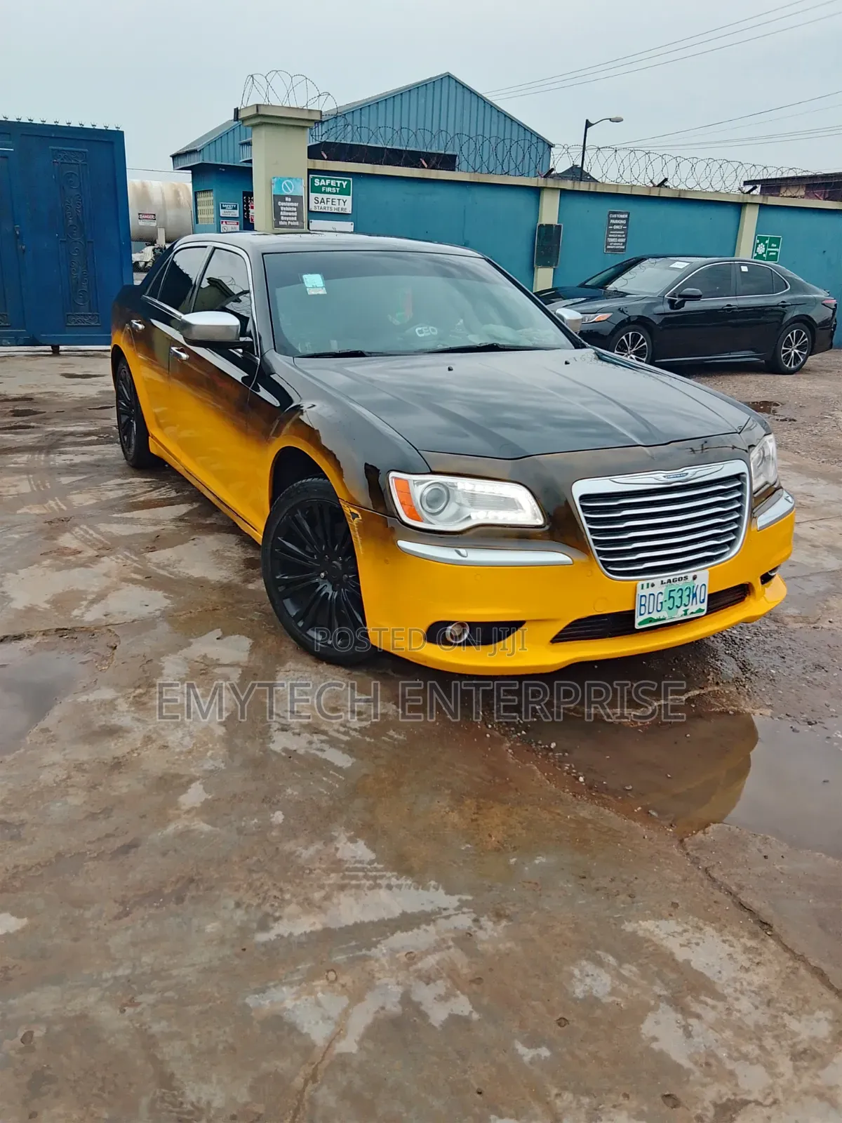 Chrysler 300 300C AWD 2014 Yellow