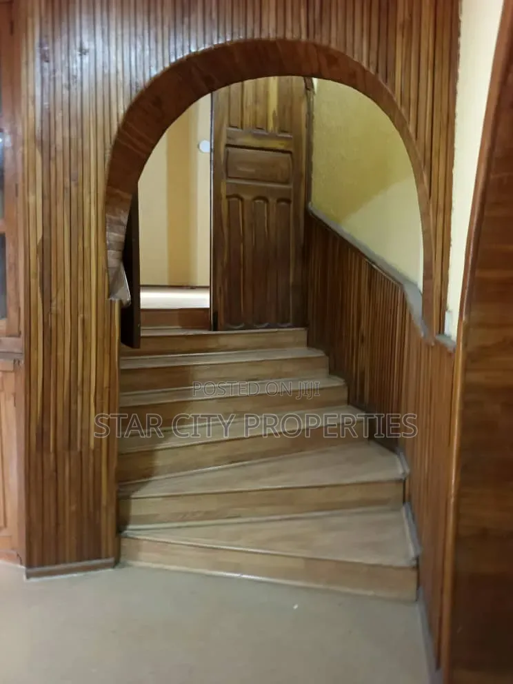 5bdrm Townhouse / Terrace in Maryland Lagos, Shonibare Estate for rent