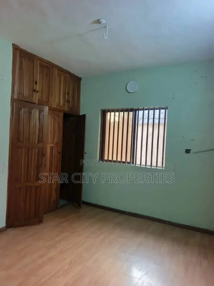 5bdrm Townhouse / Terrace in Maryland Lagos, Shonibare Estate for rent
