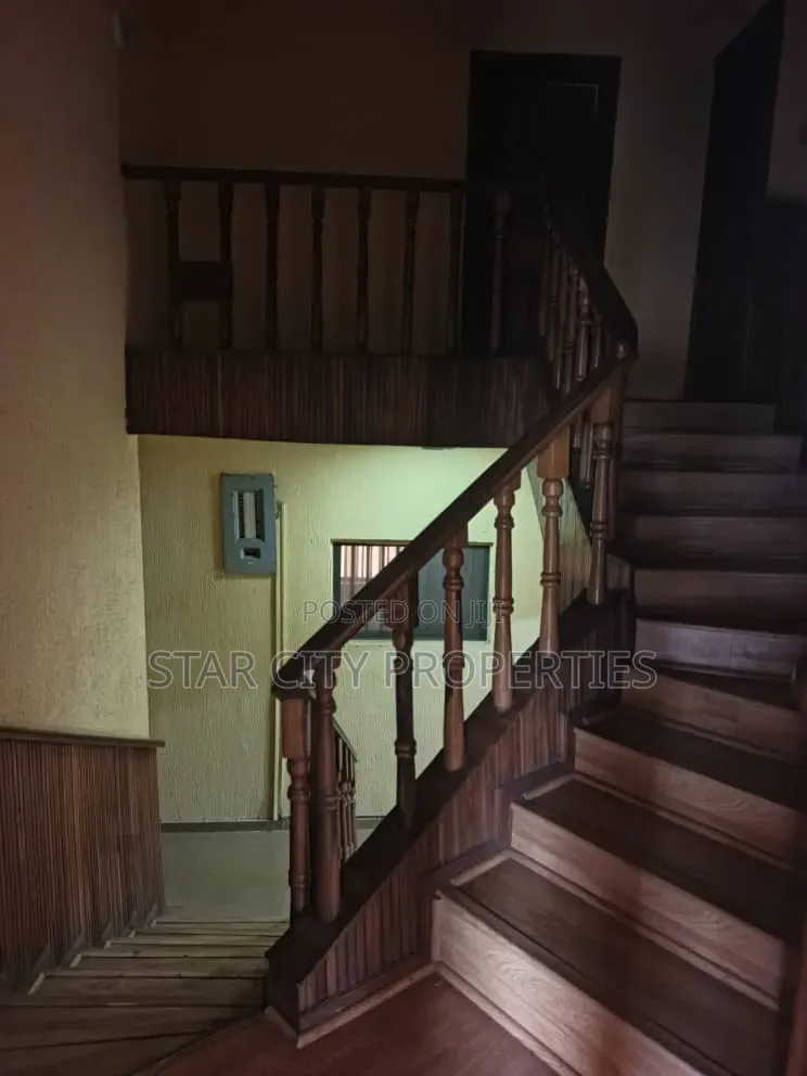 5bdrm Townhouse / Terrace in Maryland Lagos, Shonibare Estate for rent