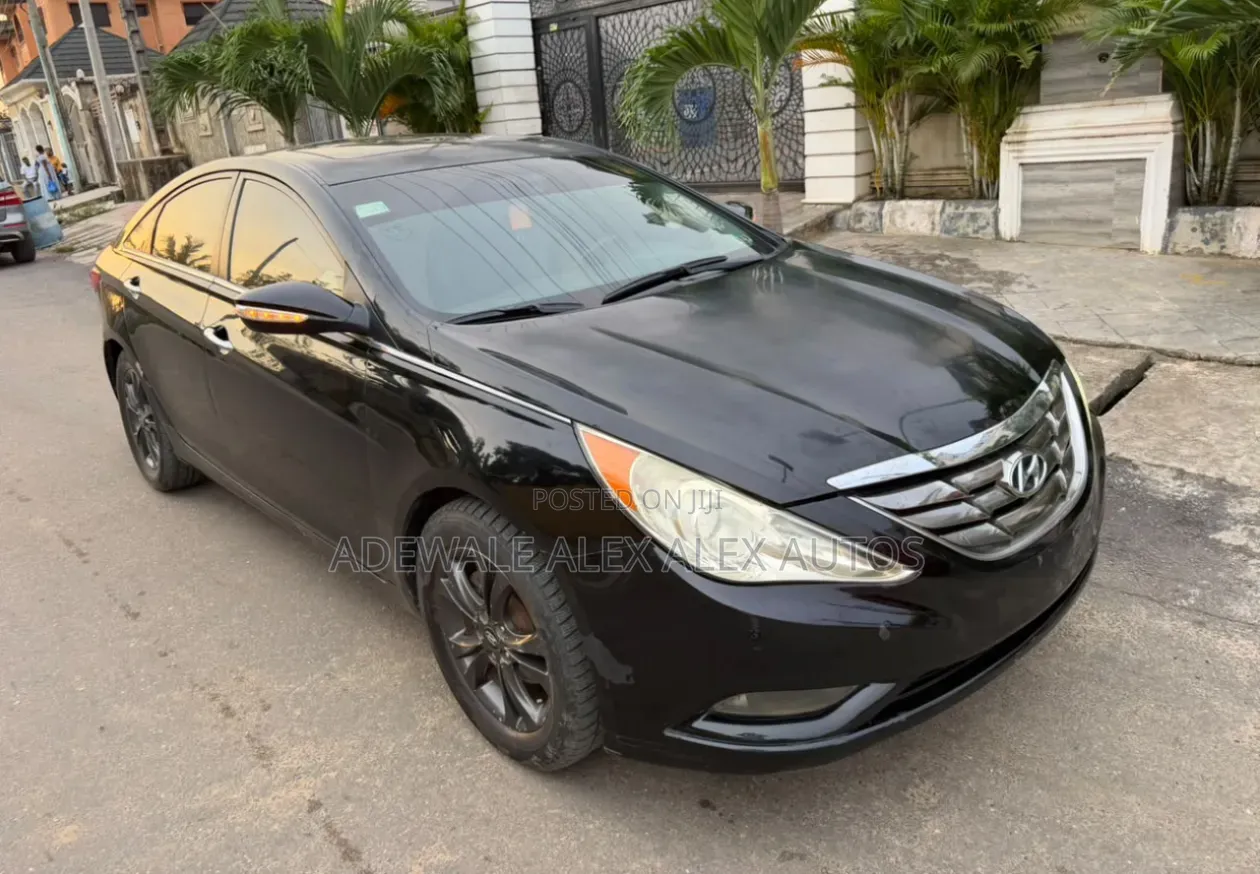 Hyundai Sonata 2012 Black