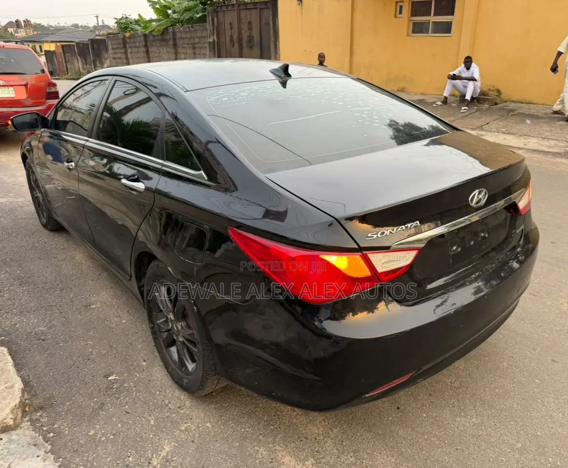 Hyundai Sonata 2012 Black
