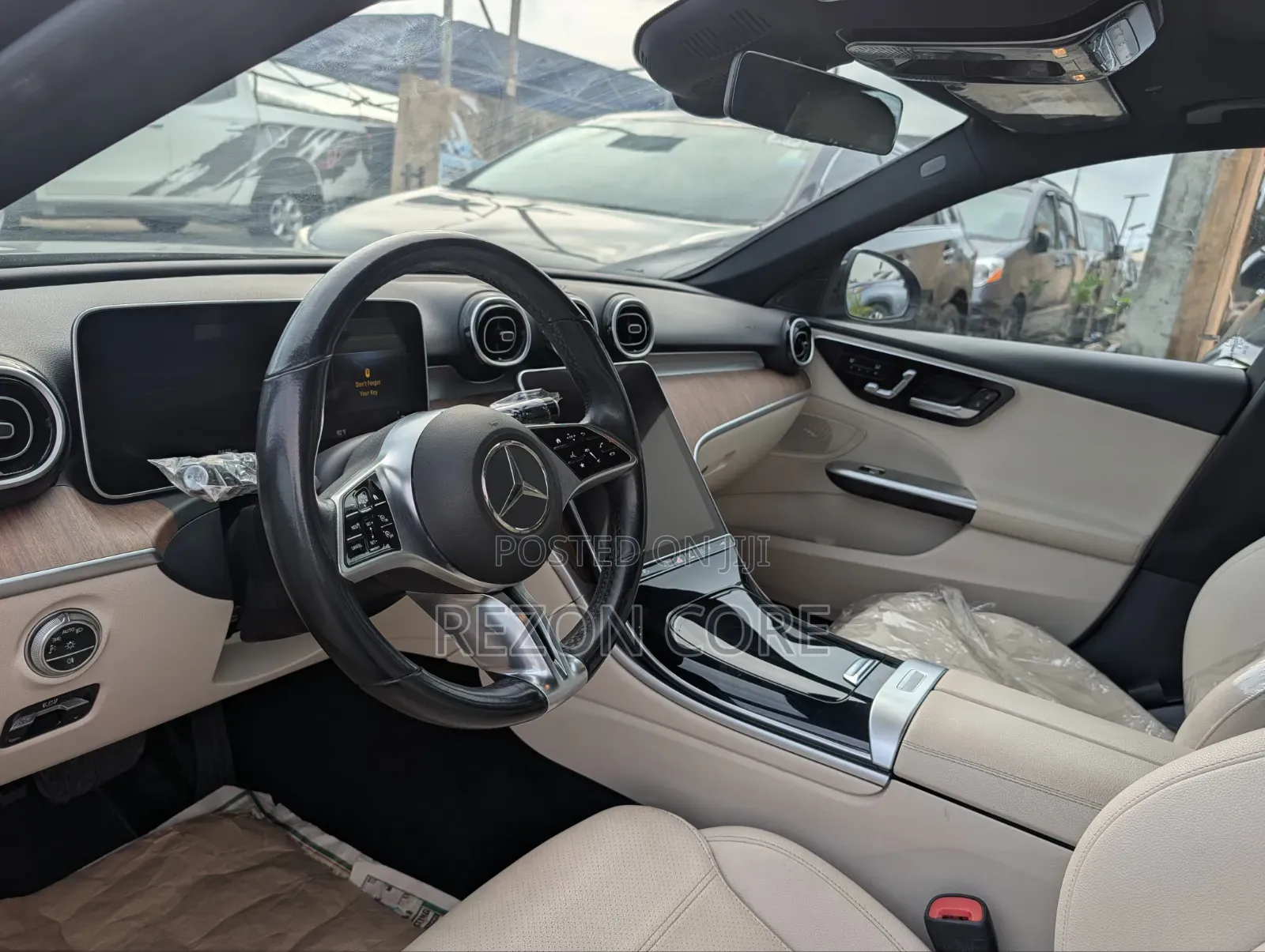 Mercedes-Benz C300 2023 Black