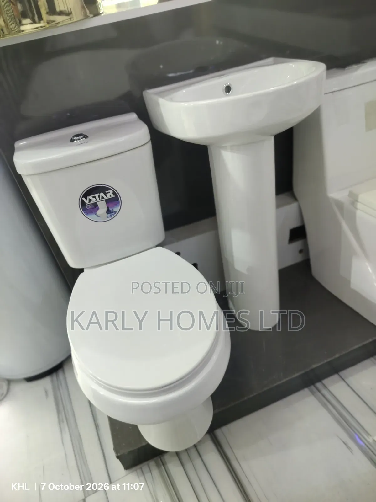 *Space-Saving Close-Coupled WC – Clean & Simple Design*