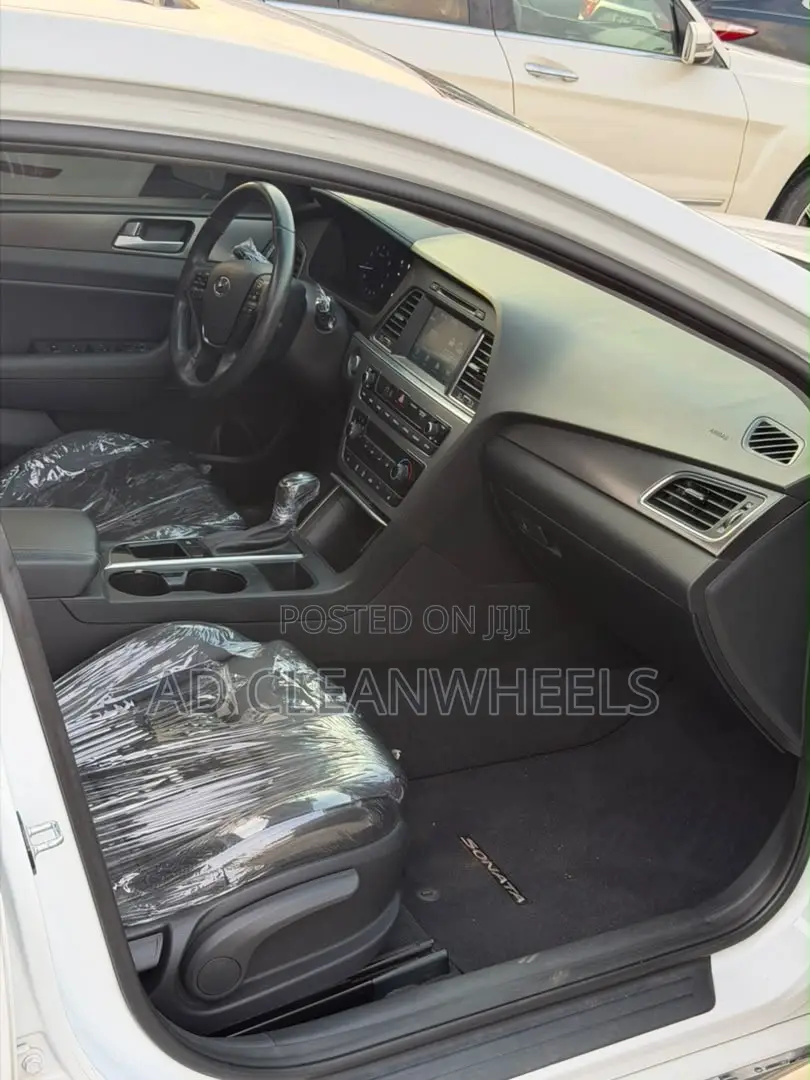 Hyundai Sonata Sport Sedan FWD (2.4L 4cyl 6A) 2016 White