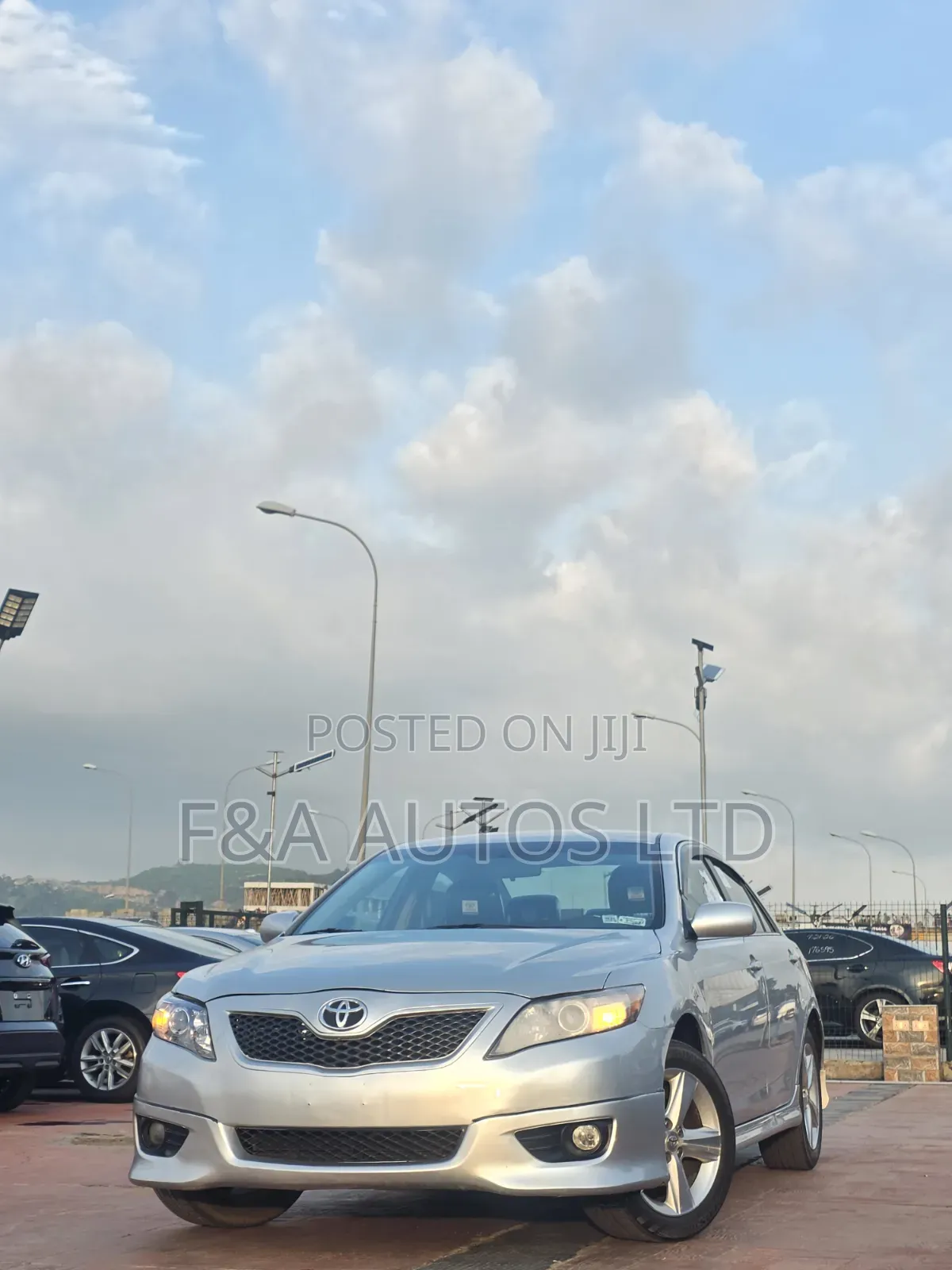 Toyota Camry SE 4dr Sedan (2.5L 4cyl 6A) 2011 Silver