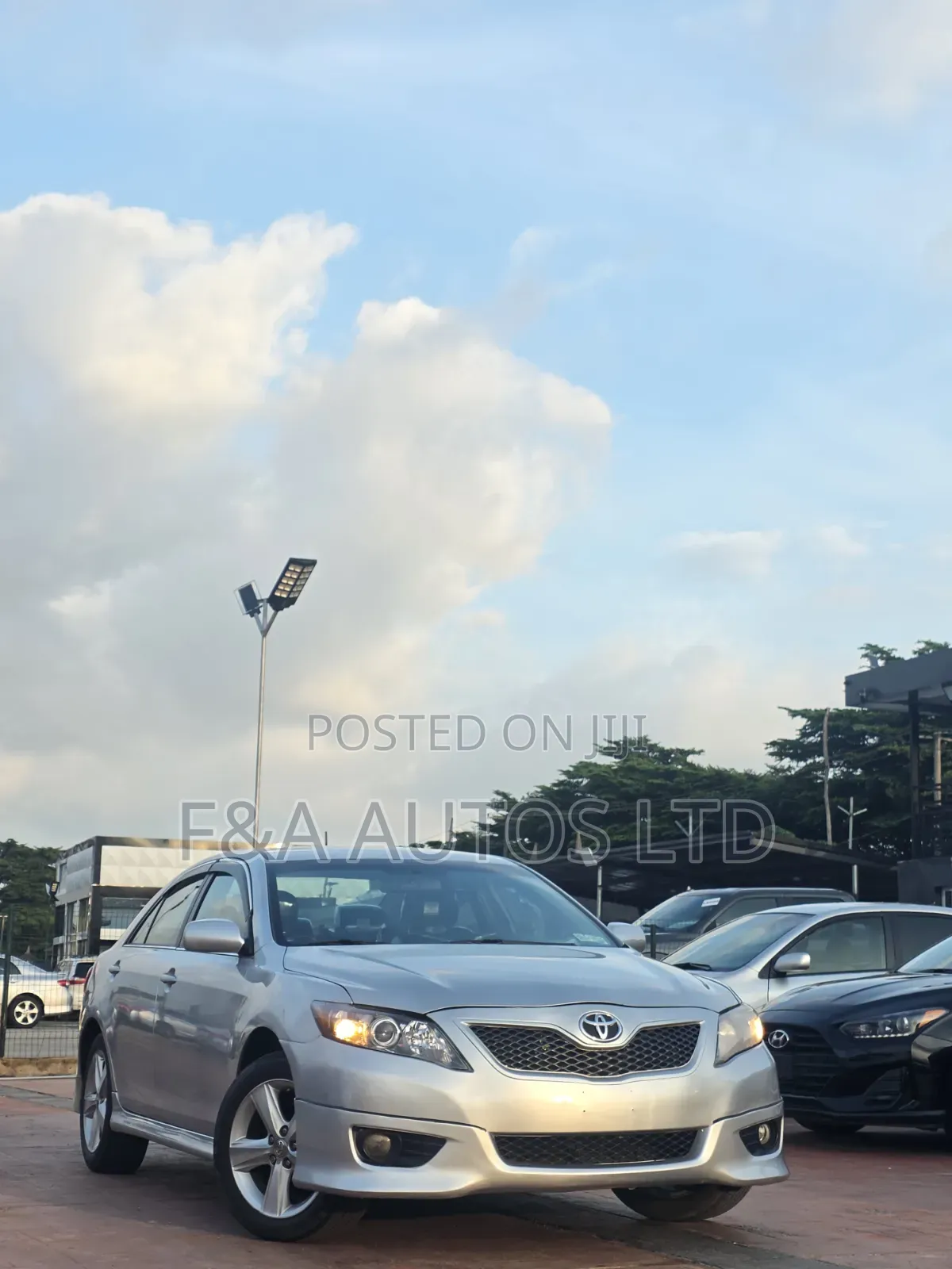 Toyota Camry SE 4dr Sedan (2.5L 4cyl 6A) 2011 Silver