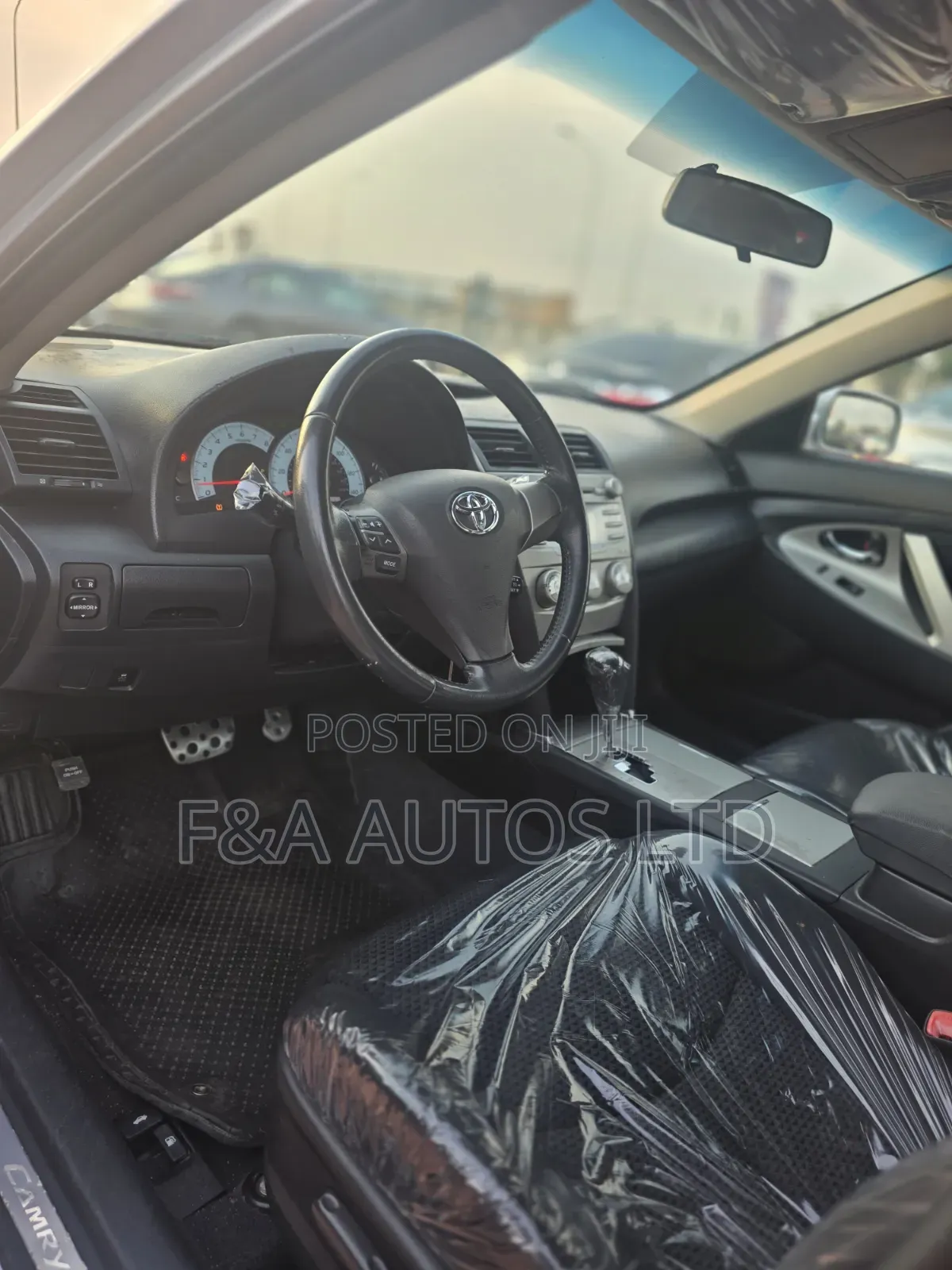 Toyota Camry SE 4dr Sedan (2.5L 4cyl 6A) 2011 Silver