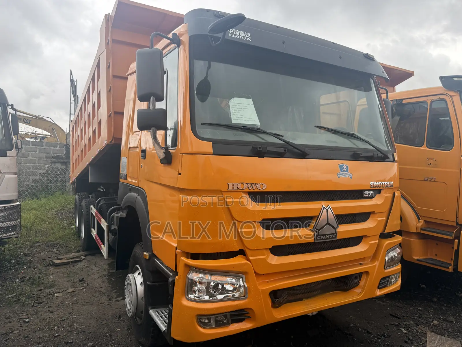 Foreign Used Howo Dump Truck 371HP With 10tyres.