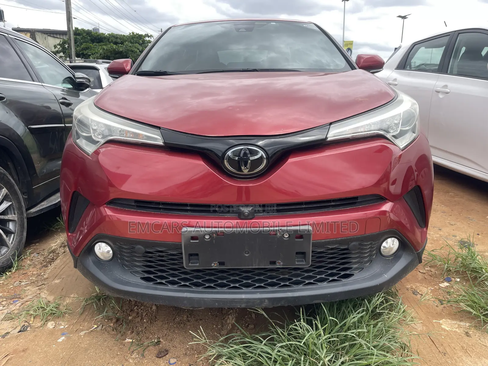 Toyota C-HR XLE FWD Sport Utility (2.0L 4cyl 2AM) 2018 Red