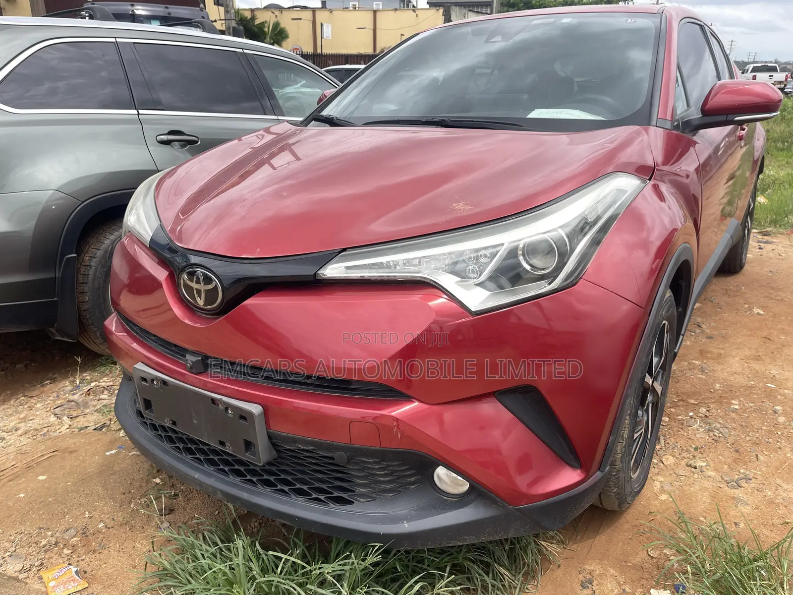 Toyota C-HR XLE FWD Sport Utility (2.0L 4cyl 2AM) 2018 Red