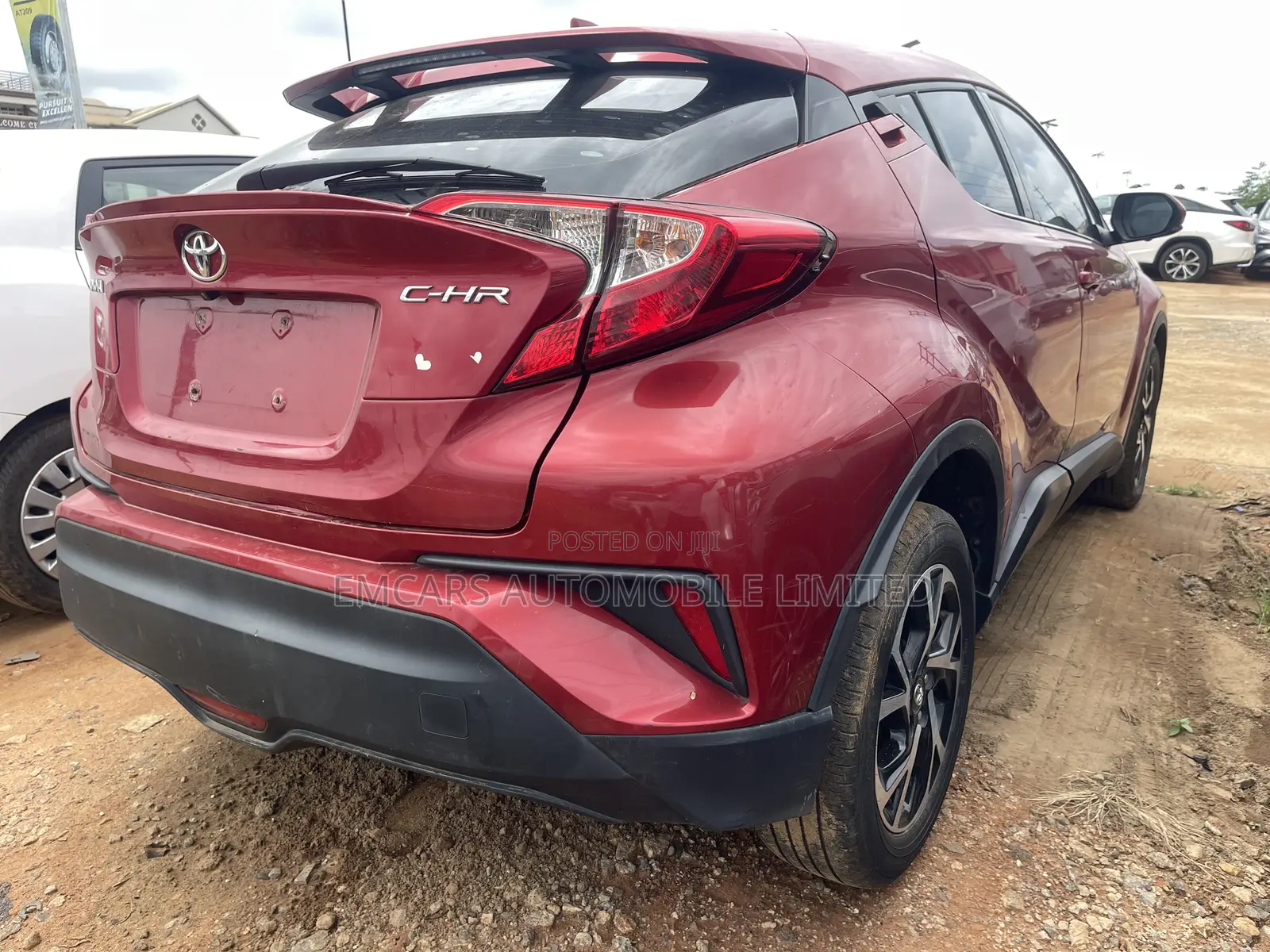 Toyota C-HR XLE FWD Sport Utility (2.0L 4cyl 2AM) 2018 Red