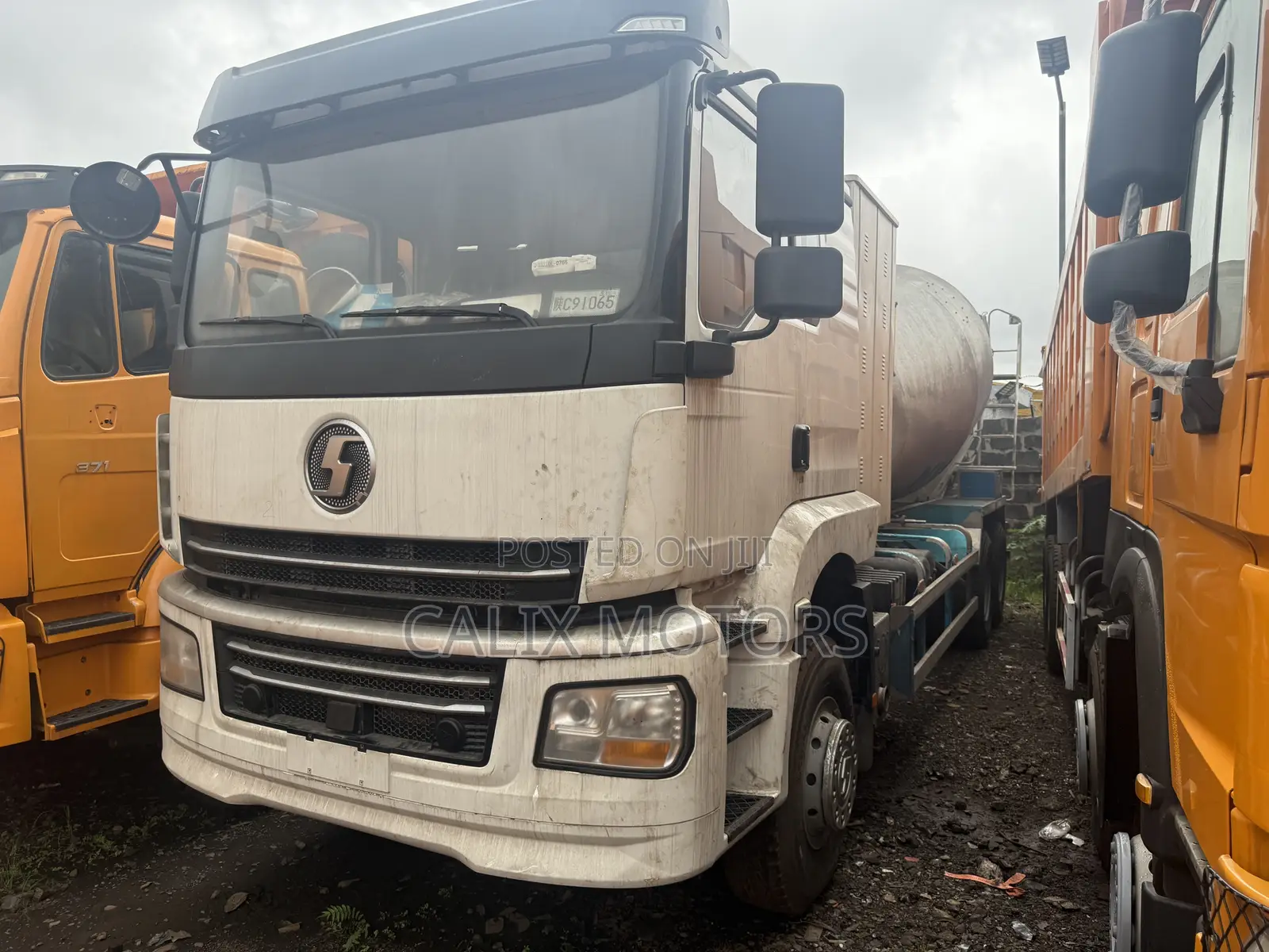 Brand New SAGMOTO 400HP CNG 16cylinder Concrete Mixer Truck.