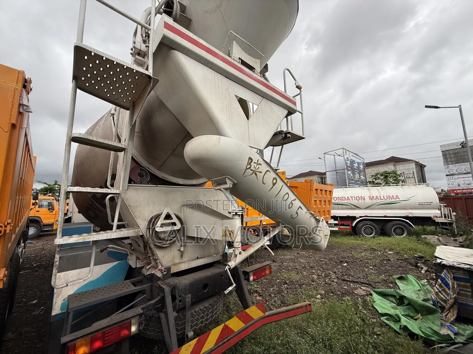 Brand New SAGMOTO 400HP CNG 16cylinder Concrete Mixer Truck.