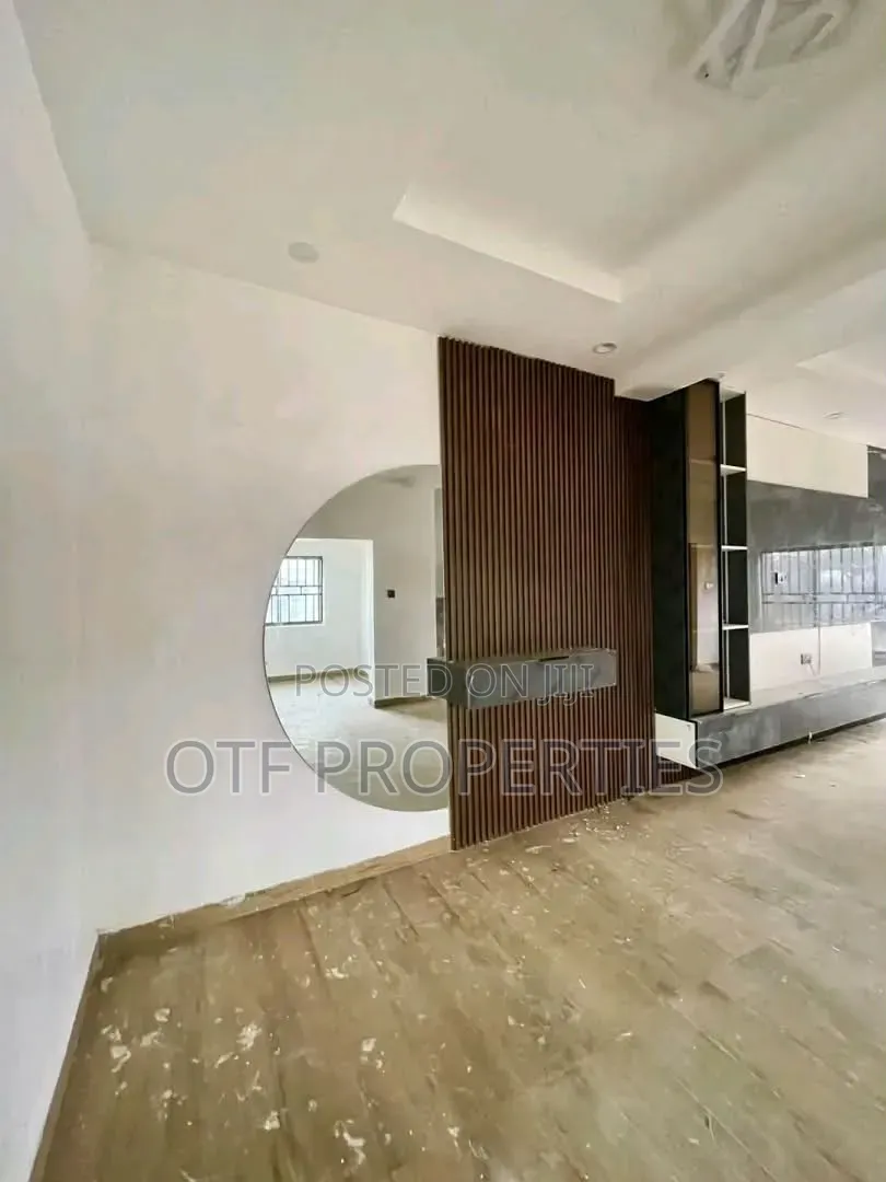 4bdrm Duplex in Jahi Gilmore for rent