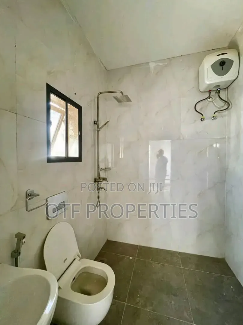 4bdrm Duplex in Jahi Gilmore for rent