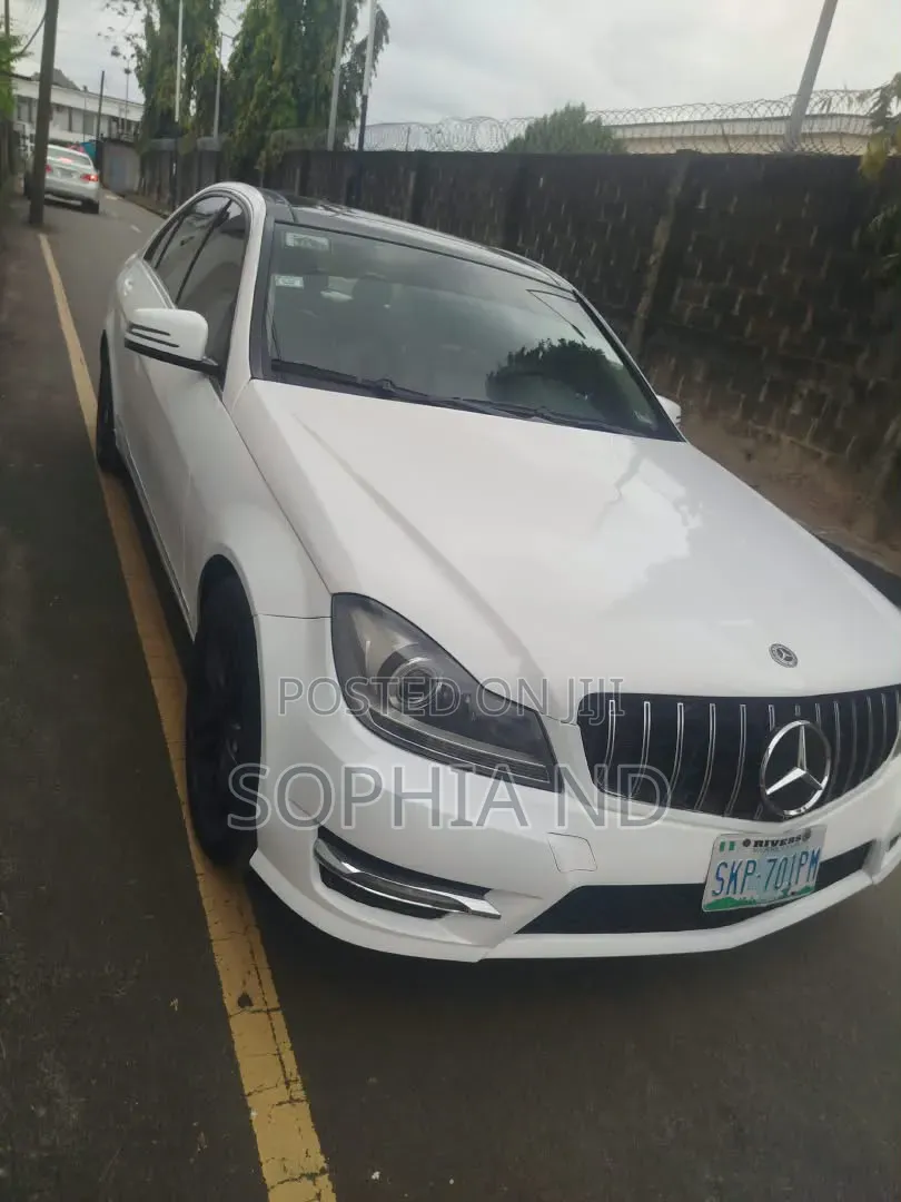 Mercedes-Benz C300 2010 White
