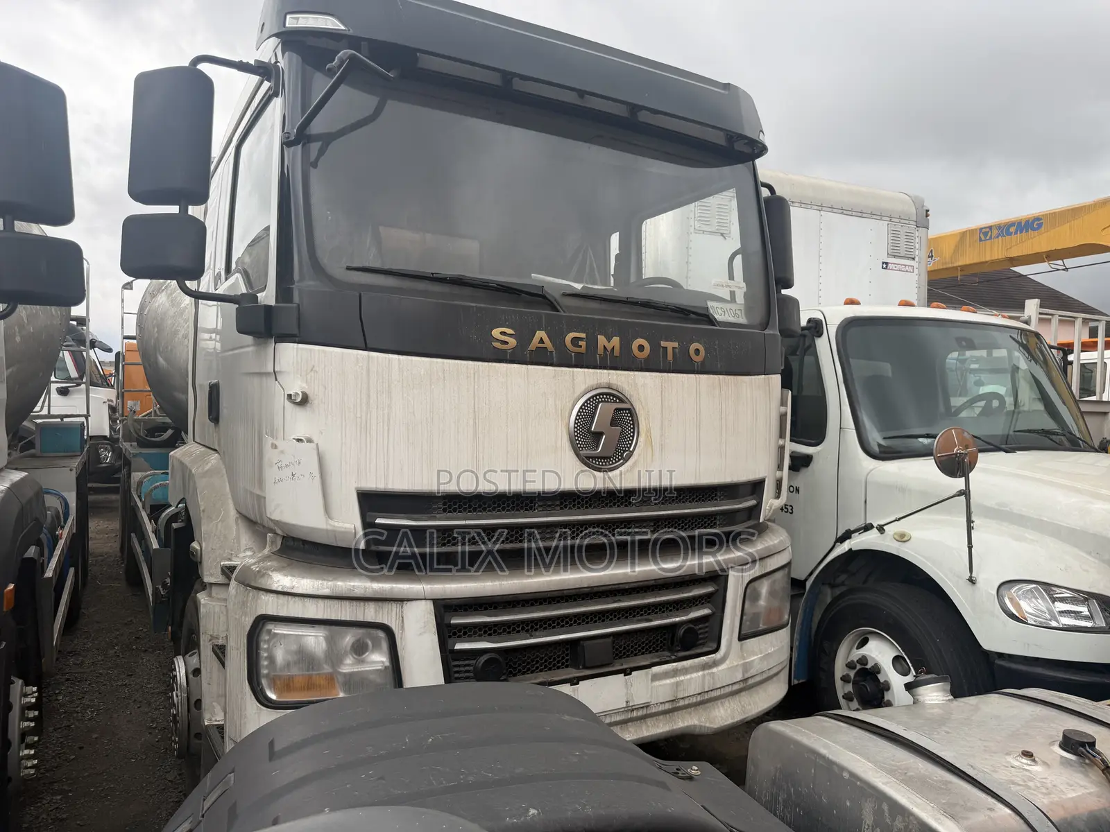 Brand New Sagmoto 400hp 16 Cylinder Concrete Mixer Truck.