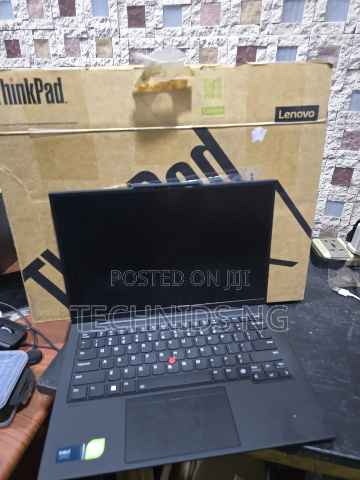 New Laptop Lenovo ThinkPad X1 Carbon 16GB Intel Core Ultra 7 SSD 2T