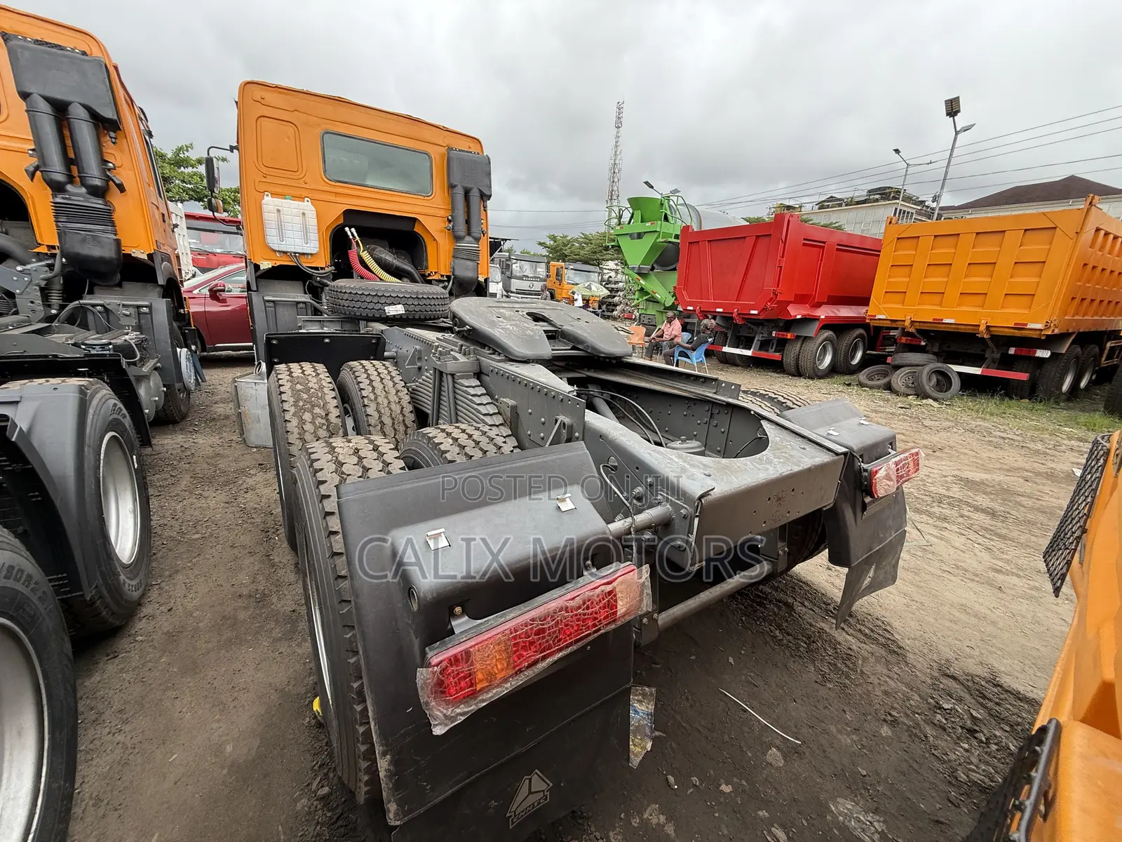 Foreign Used Howo Tractor Head 371HP Truck.