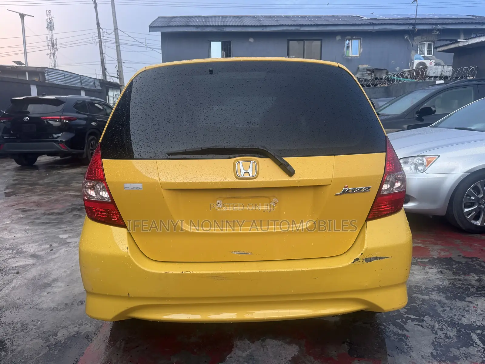 Honda Jazz 1.4 i-Vtec Automatic 2009 Yellow