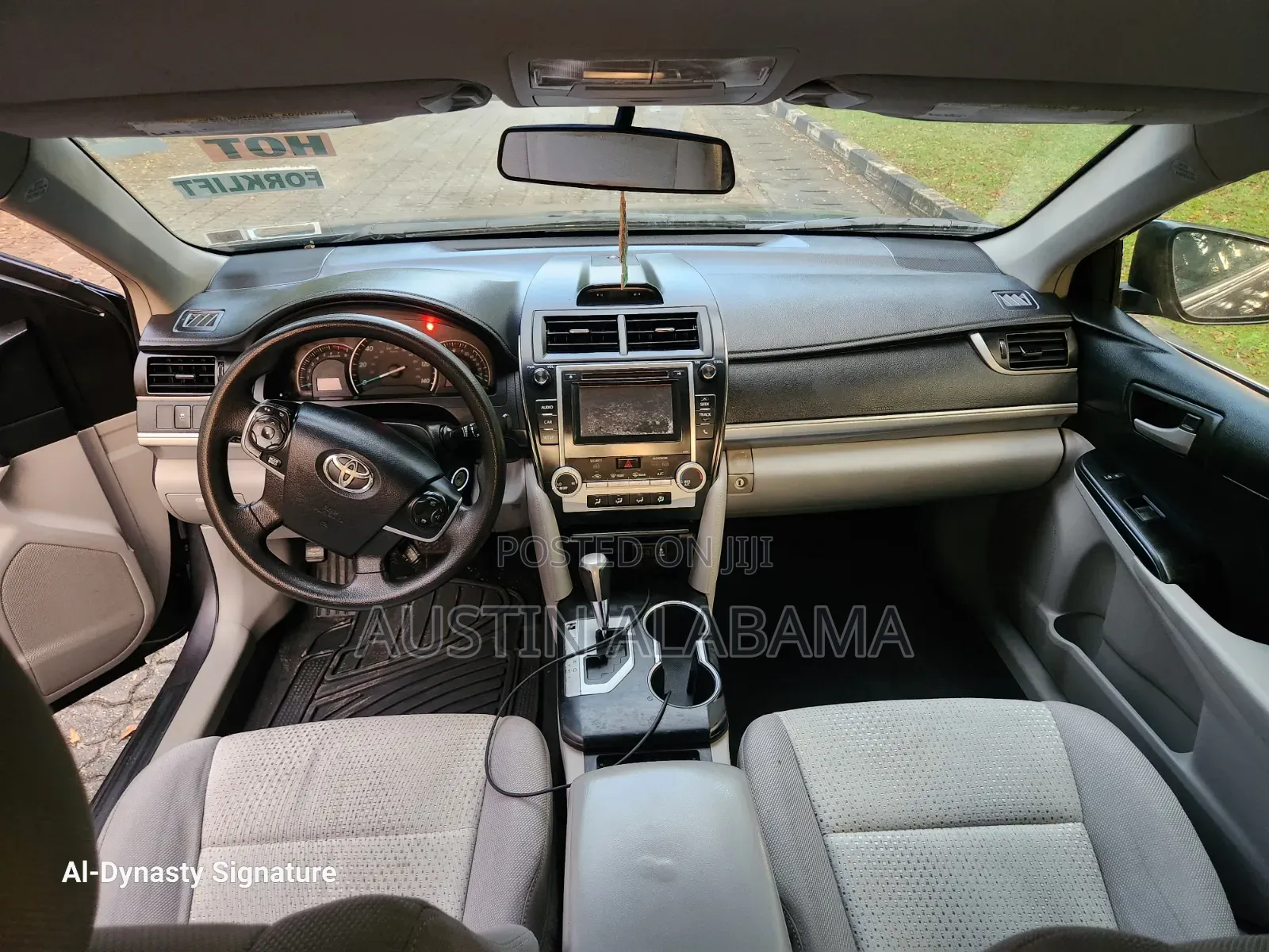 Toyota Camry LE 4dr Sedan (2.5L 4cyl 6A) 2014 Gray