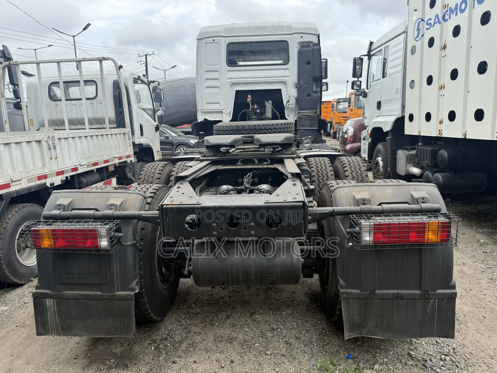 Brand New Sagmoto E3 400hp Tractor Head Truck.