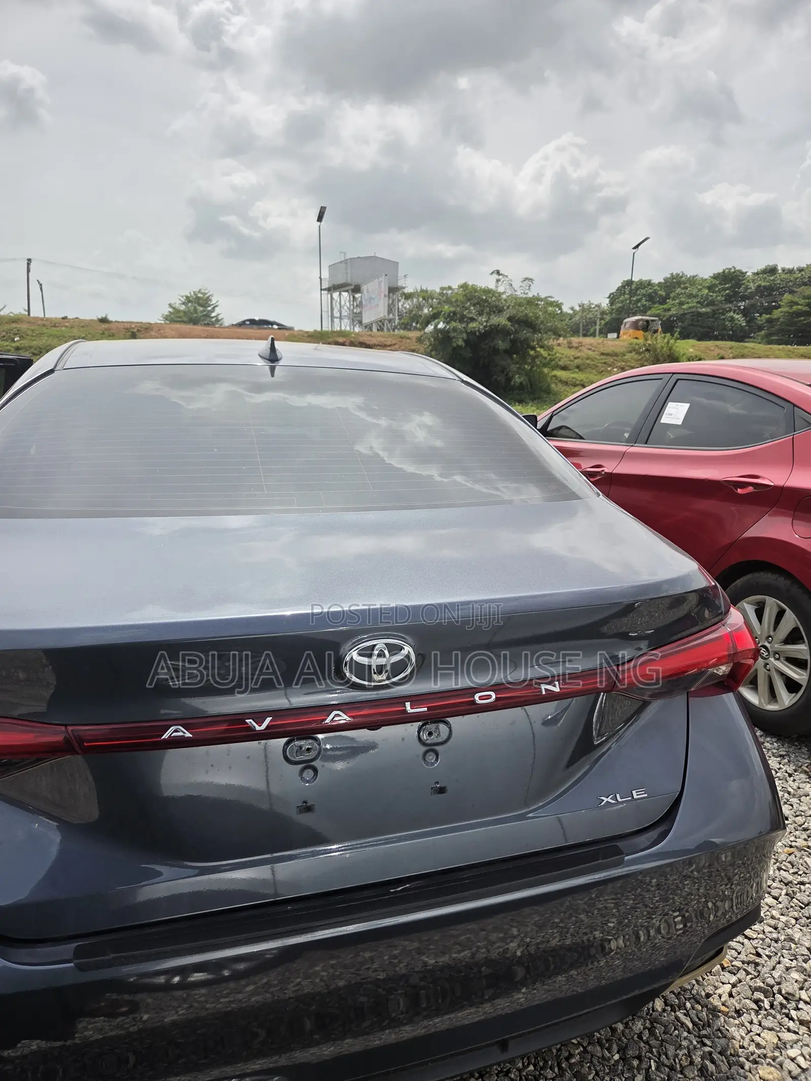 Toyota Avalon XLE FWD Sedan (3.5L V6 8A) 2019 Gray