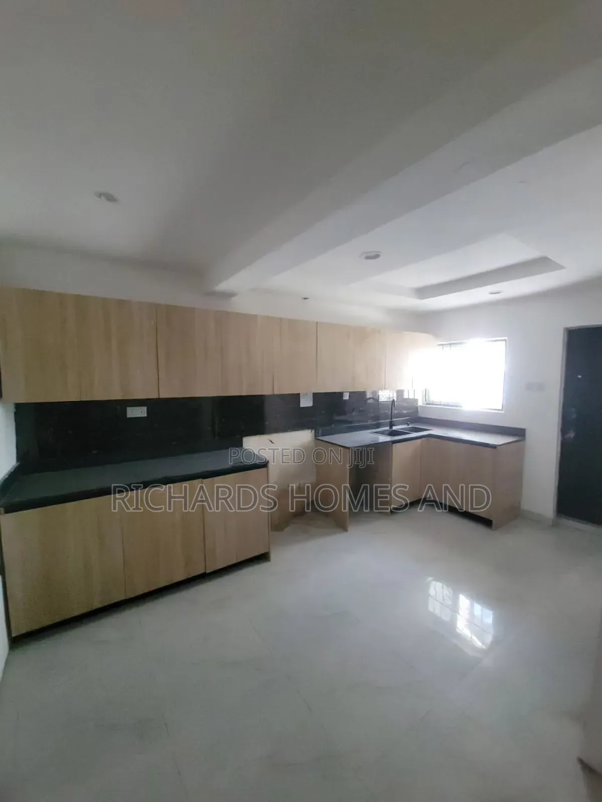 3bdrm Duplex in Lekki Phase 1 for rent