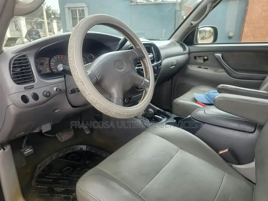 Toyota Sequoia 2003 Brown