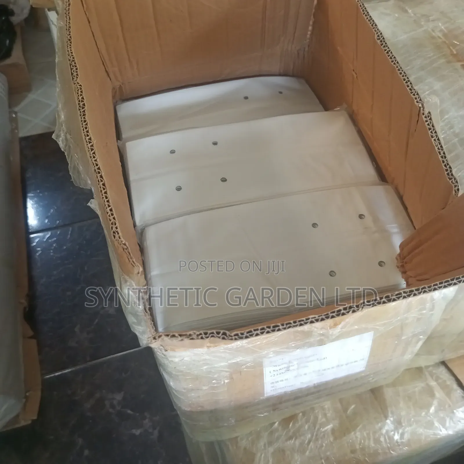 1⁄2 Gallon Capacity (2.7 Litres ) White / Black Breathable Grow Bags
