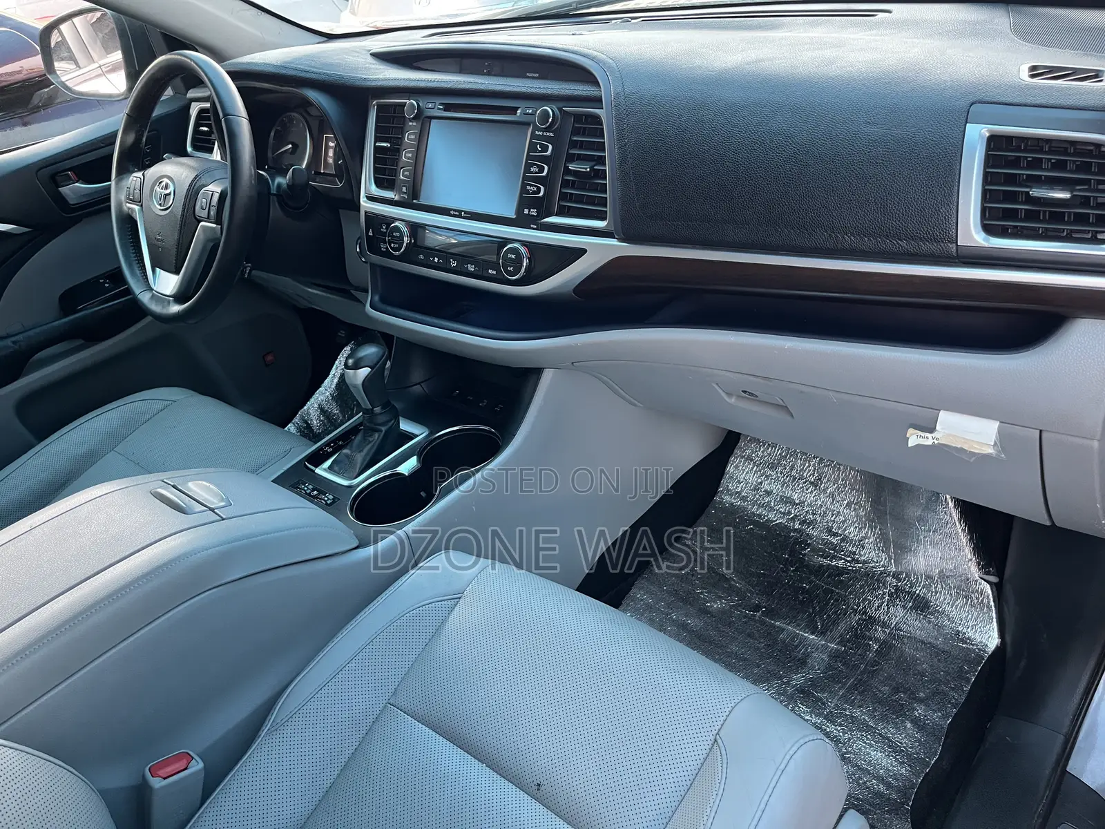 Toyota Highlander XLE 4dr SUV (3.5L 6cyl 6A) 2015