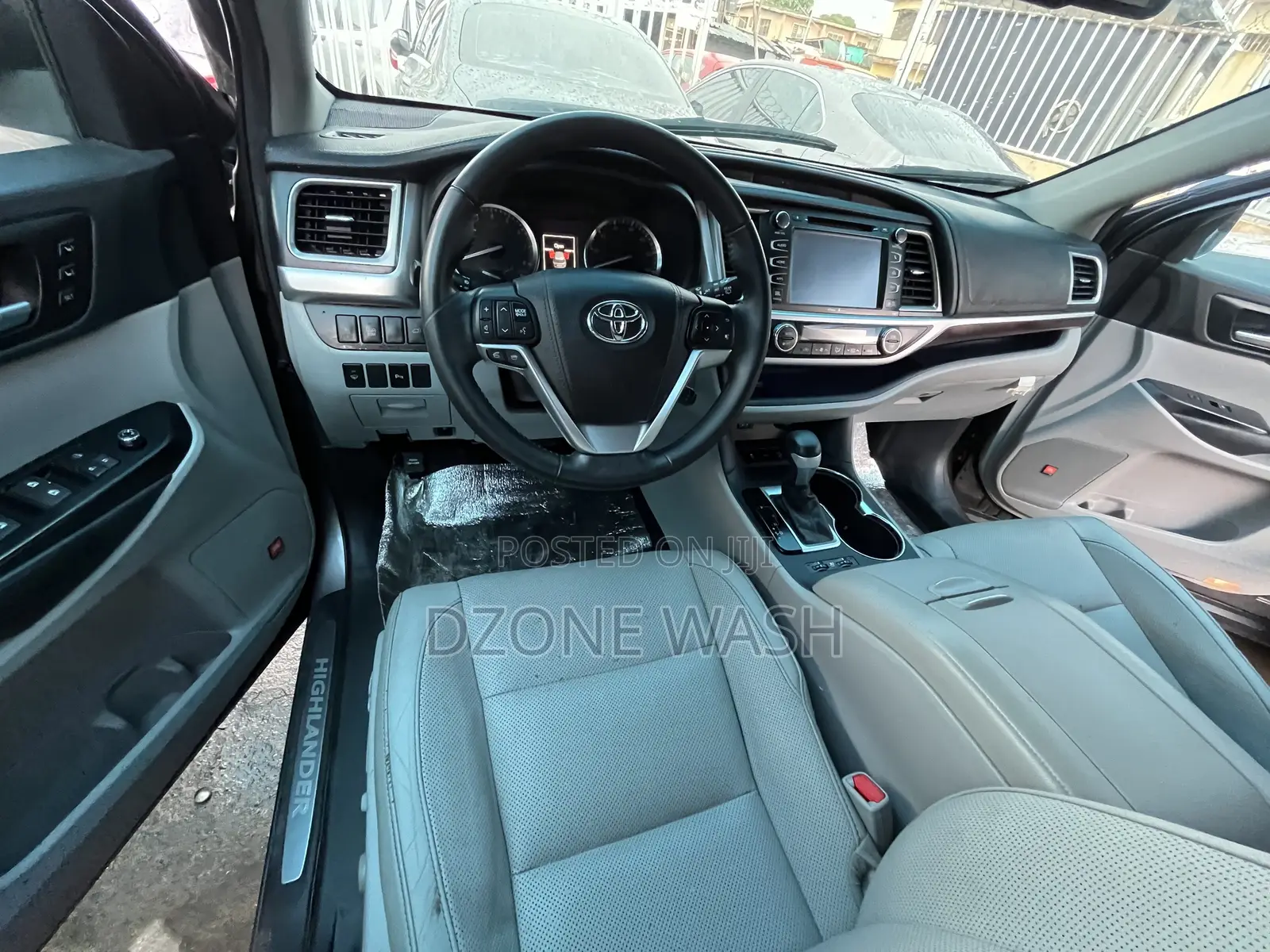 Toyota Highlander XLE 4dr SUV (3.5L 6cyl 6A) 2015