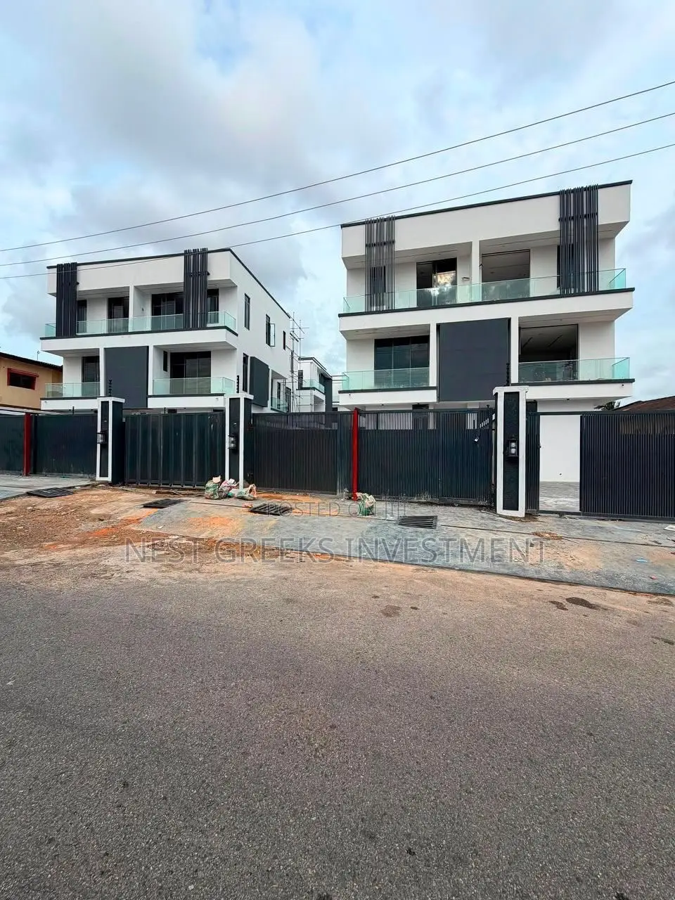 4bdrm Duplex in Omole Phase 2 for sale